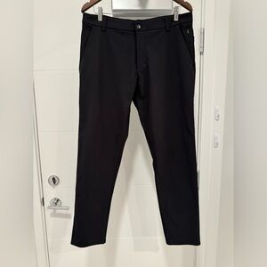 Lululemon ABC classic men’s pants, Like New! All measurements in photos.